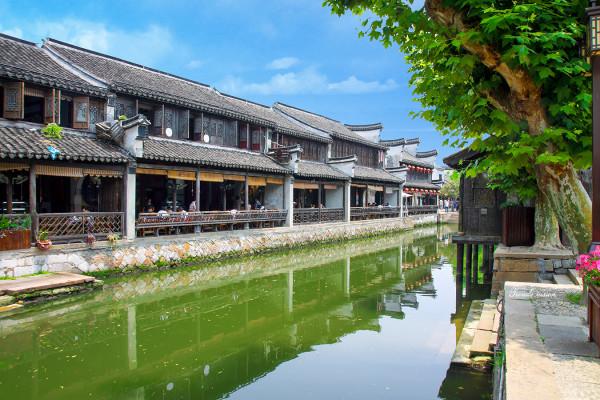 为什么当你用手指堵住耳朵的时候,你会听见嘤嘤的电流声?-关注问题,解决疑惑